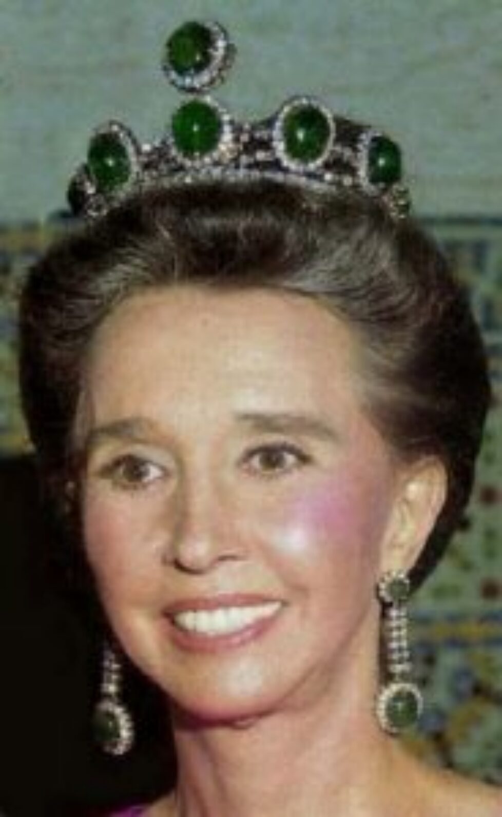 d9365726b0449b31b90a7576b39f6b88--royal-tiaras-royal-crowns