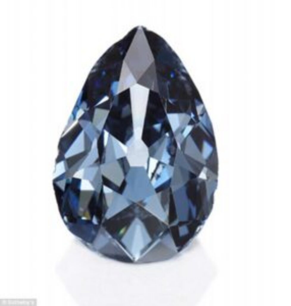 4ABBFA9F00000578-5566735-The_6_16_carat_Farnese_Blue_diamond_is_set_to_fetch_millions_of_-m-17_1522570689701