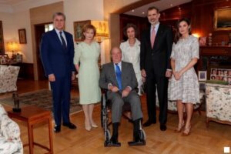 Almuerzo-ofrecido-por-Sus-Majestades-los-Reyes-en-honor-de-Su-Majestad-Margareta-Custodia-de-la-Corona-de-Rumanía-y-de-Su-Alteza-Real-eríncipe-Radu