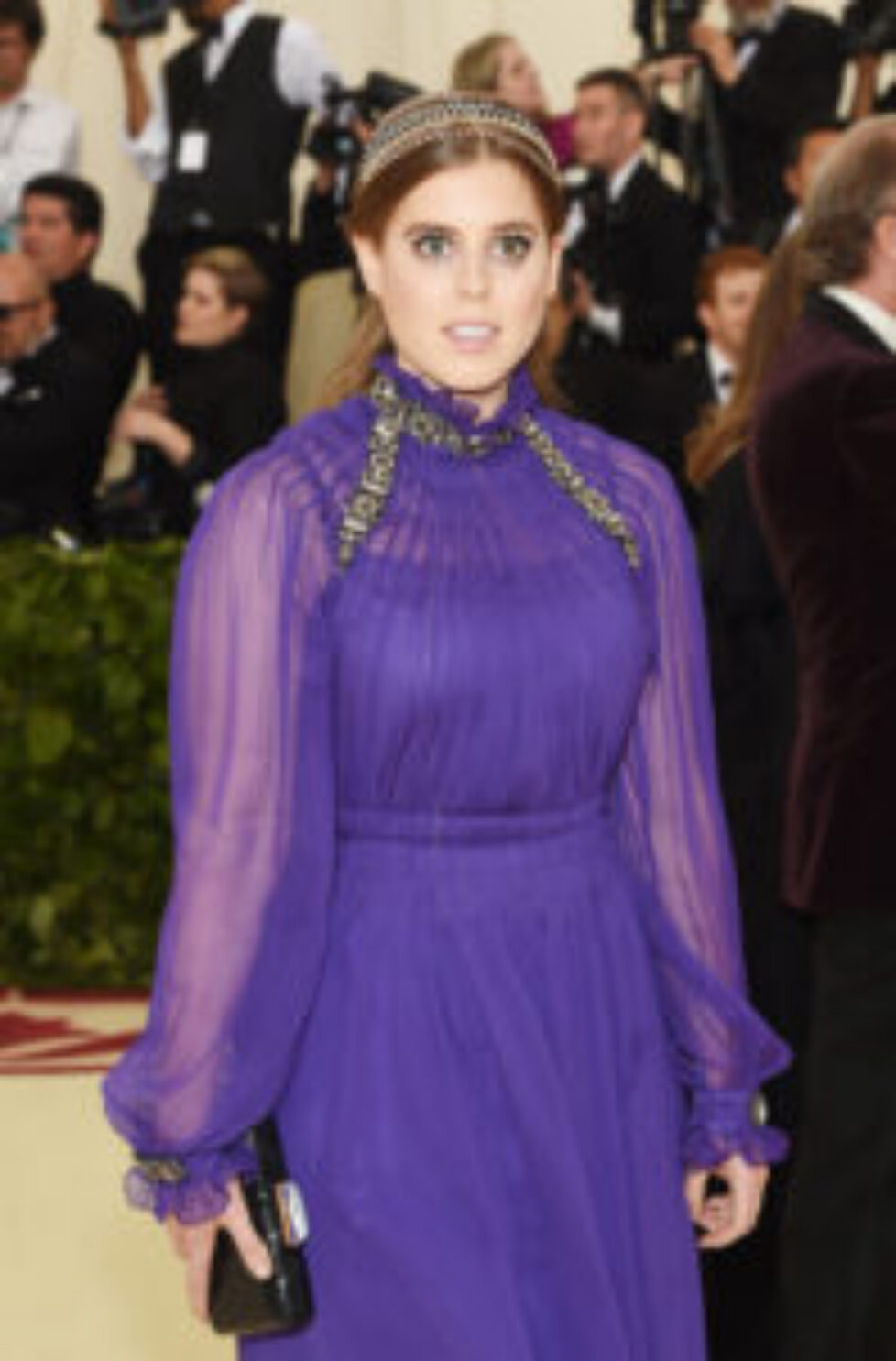 Heavenly+Bodies+Fashion+Catholic+Imagination+XaFxnVhLLexl