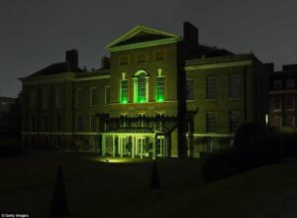 4D35286C00000578-5841397-Paying_tribute_Kensington_Palace_the_home_of_the_Duke_and_Duches-a-12_1528956787299