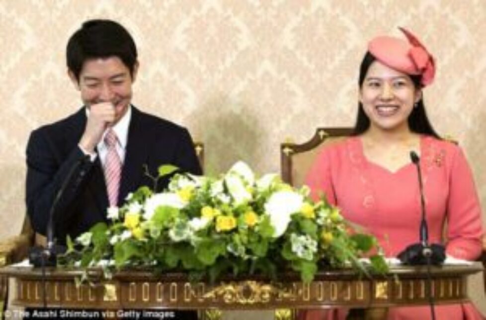 4DD6ABFA00000578-5909173-The_27_year_old_princess_a_relative_of_Emperor_Akihito_will_marr-m-3_1530533285778