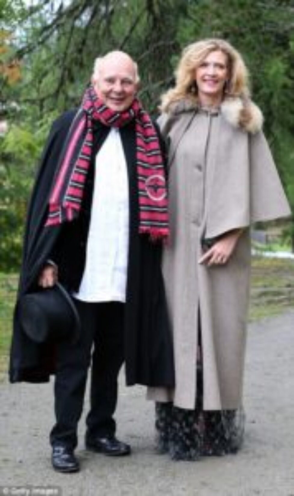 4F9C98EC00000578-6123501-Rolf_Sachs_and_Princess_Mafalda_von_Hessen_were_also_at_the_cere-a-87_1535880039656