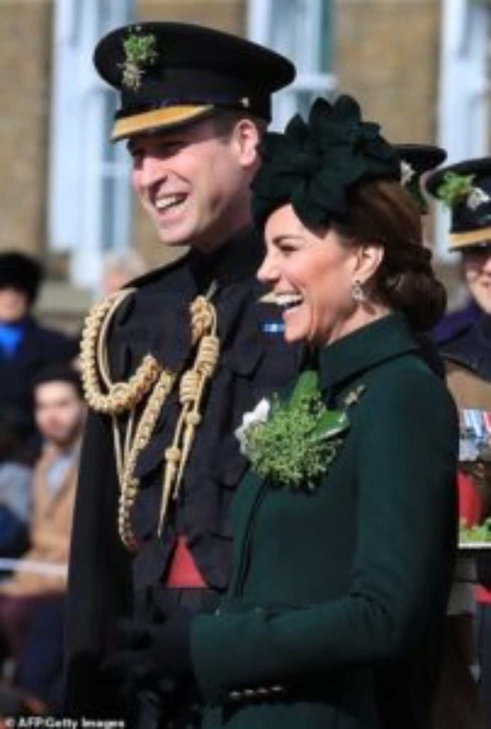11103516-6818733-All_smiles_The_couple_looked_to_be_in_excellent_spirits_today-m-144_1552829667595