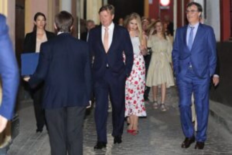 Queen-Maxima-in-Johanna-Ortiz-2