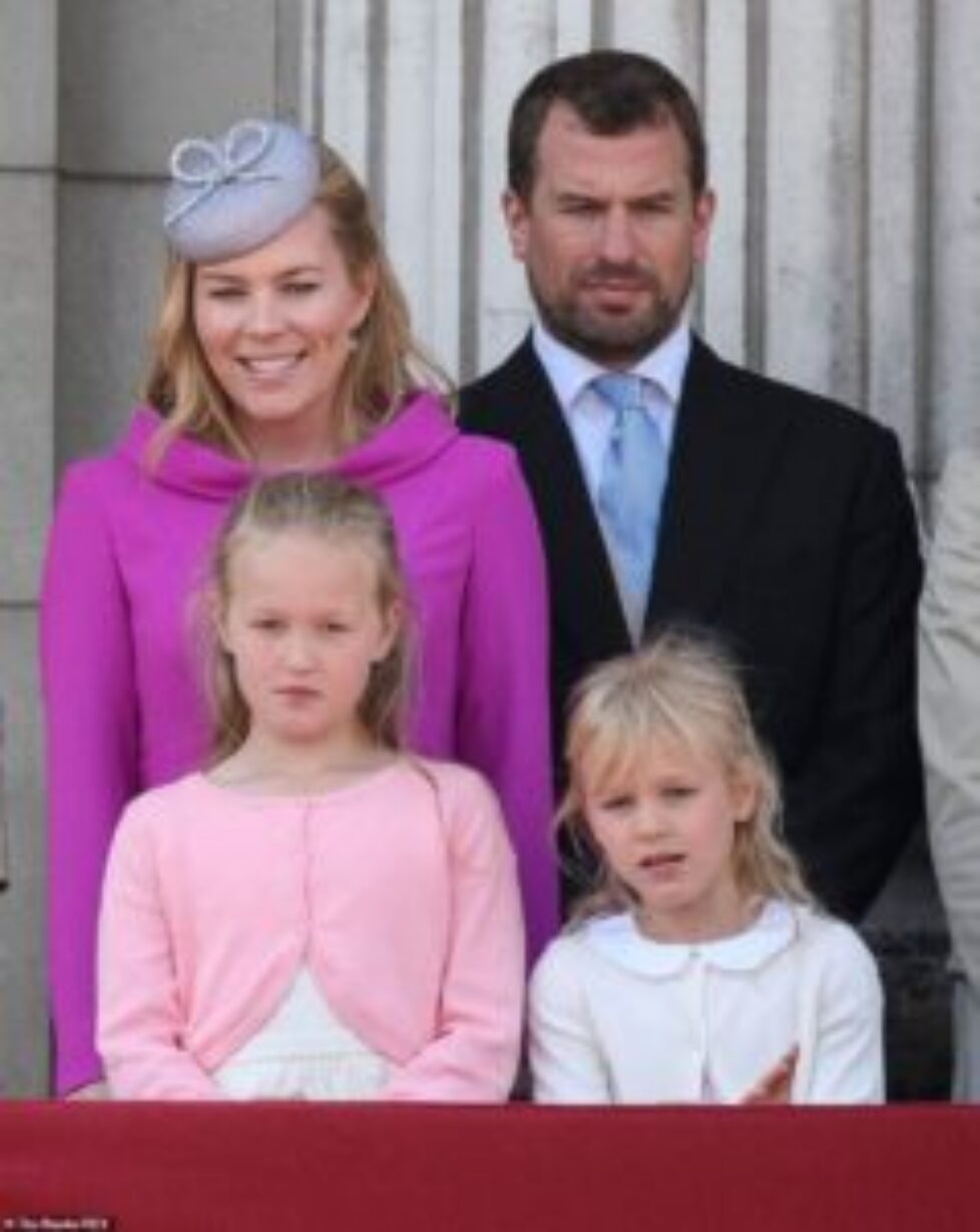 24574172-7988769-Peter_Philips_Autumn_Phillips_and_children_Savannah_and_Isla_at_-a-27_1581371937450