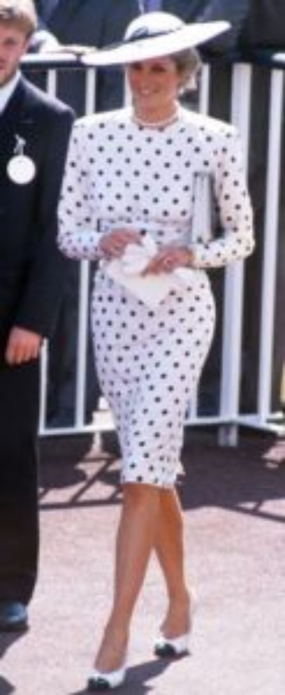 48c7c9c6132a6371ccb2a7d2095d44d0--princess-diana-photos-princess-of-wales