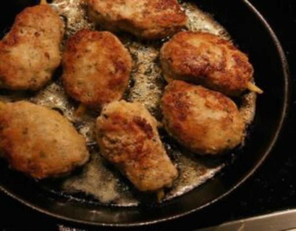 Cuisson-au-beurre-clarifié-des-côtelettes-Pojarski
