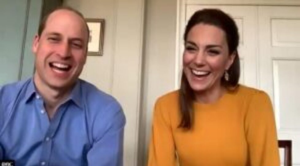26967526-8201421-William_37_and_Kate_38_were_seen_giggling_as_the_pupils_presente-a-17_1586383941904