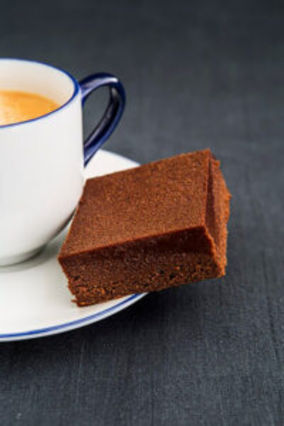 anne_sophie_pic_partage_sa_recette_de_fondant_au_chocolat_sans_oeufs_1_9204.jpeg_north_437x655_transparent