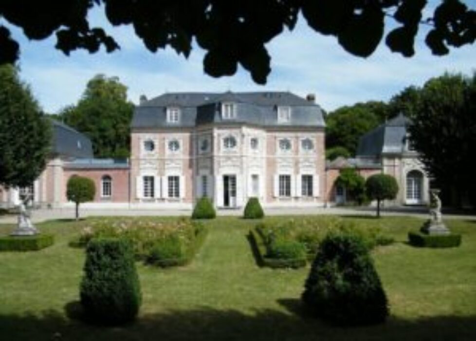 1024px-Abbeville,_Somme,_Fr,_Château_de_Bagatelle