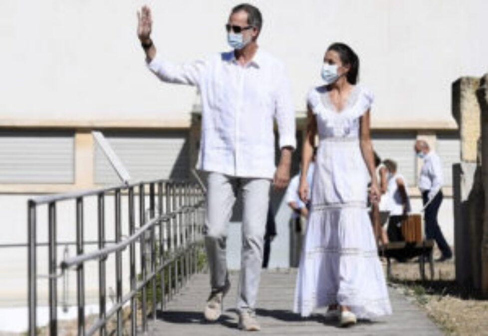 queen-letizia-in-charo-ruiz-ibiza-dress-6