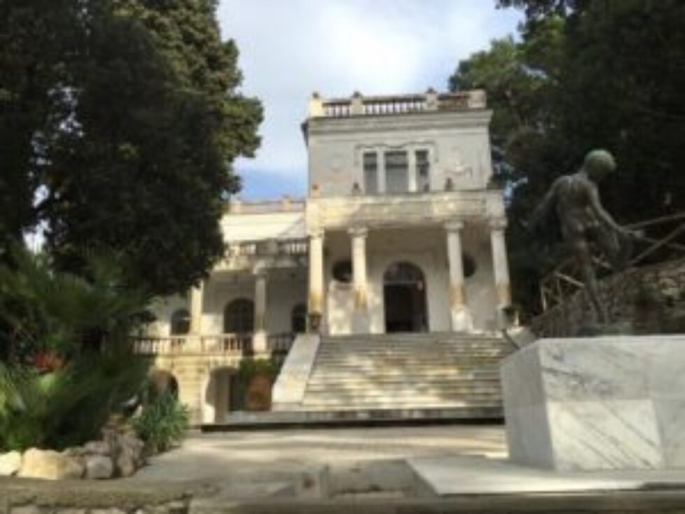 villa-lysis