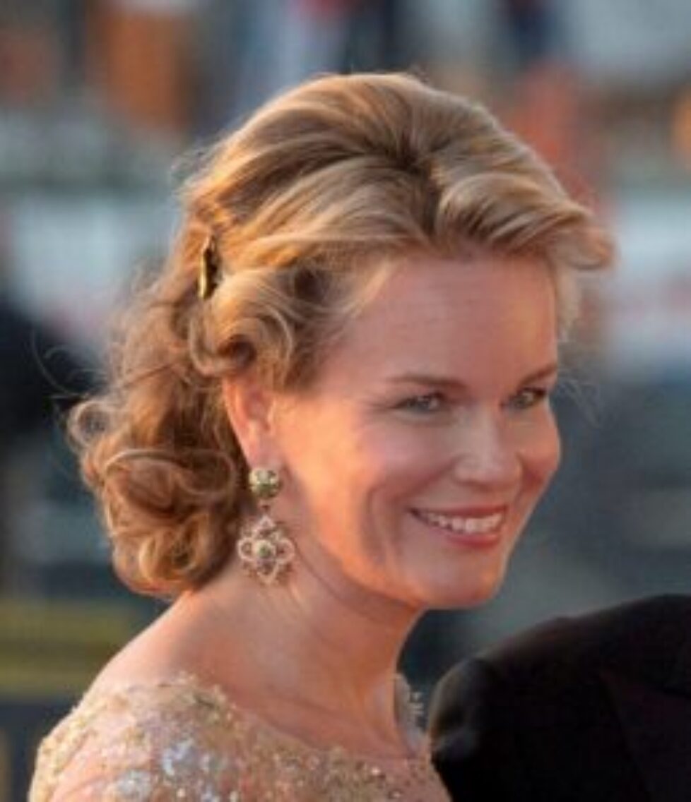 MATHILDE wearing Fabiola's earrings2