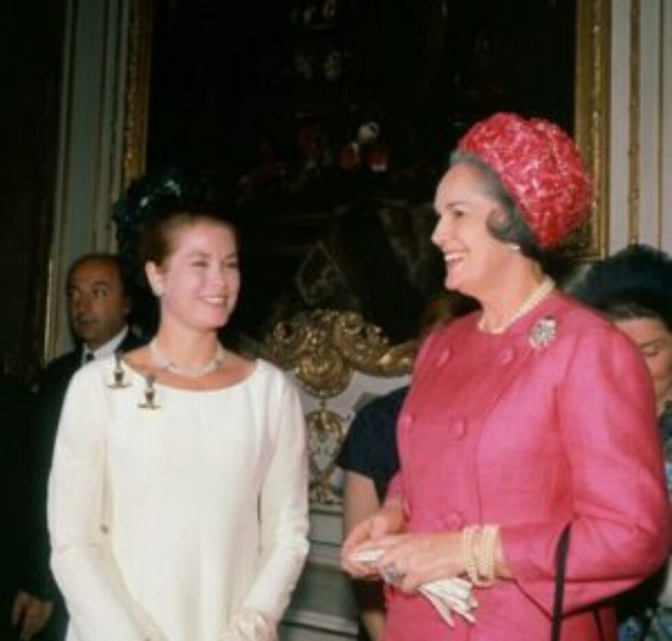 begum-om-habibeh-aga-khan-and-princess-grace-of-monaco-paris-1965