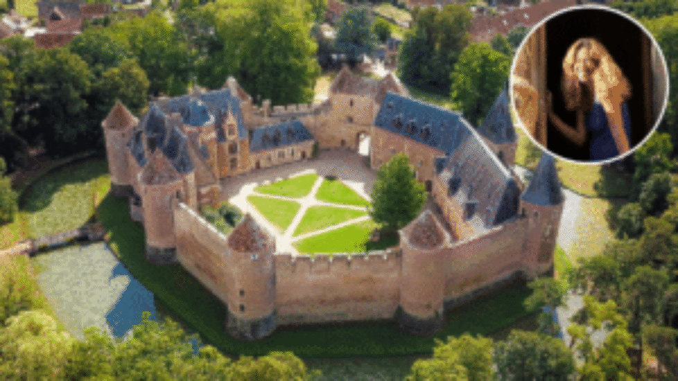 Ainay-le-Vieil-Arielle-Borne