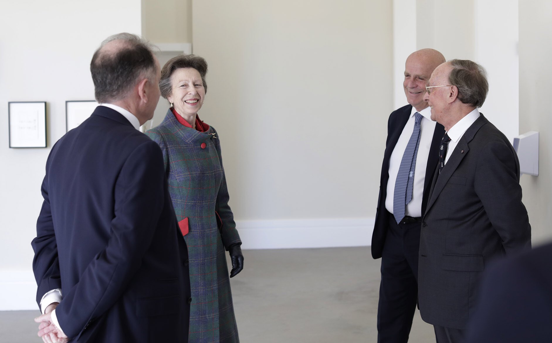 La princesse Anne rend hommage à son père – Noblesse & Royautés