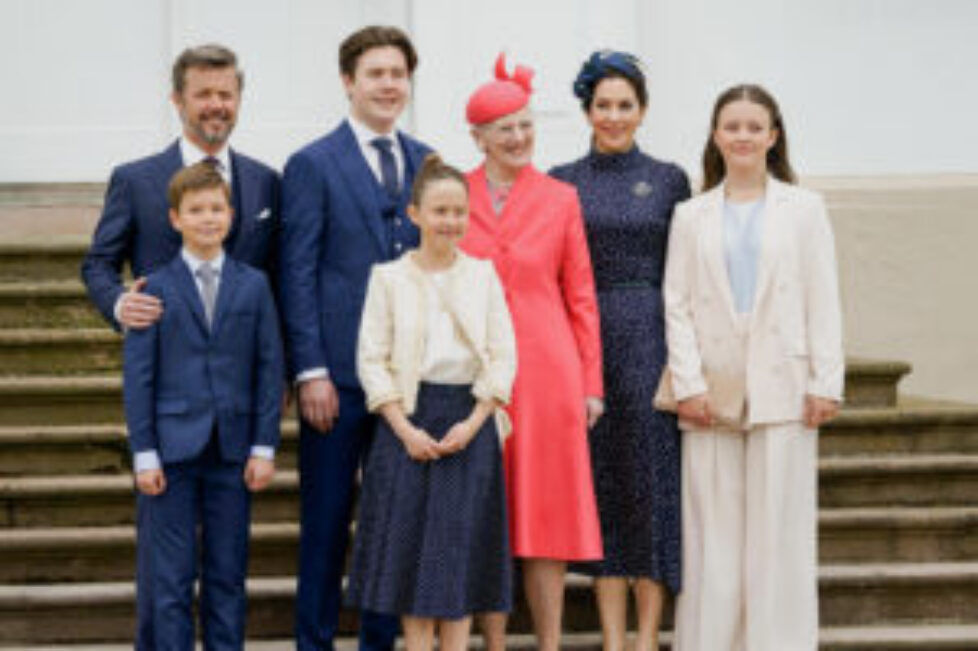 273881-1600x1066-danish-royal-family-today