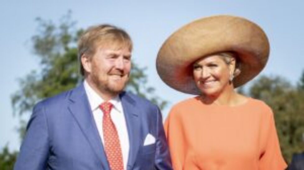 willem-alexander-maxima-des-pays-bas-presentent-leurs-excuses-apres-leurs-vacances-grece