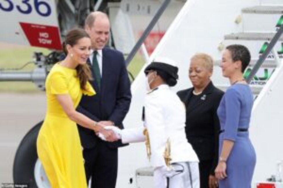 55671687-10641701-The_Duke_and_Duchess_of_Cambridge_are_visiting_Belize_Jamaica_an-a-13_1647996139040