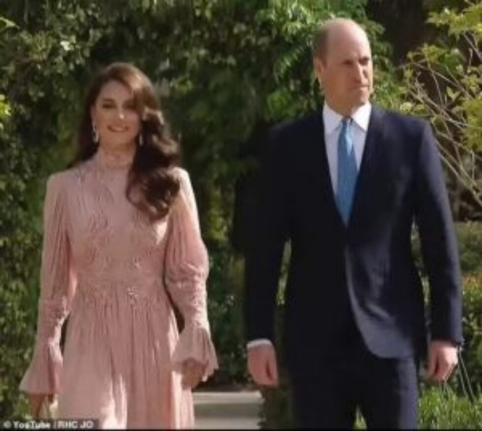71655127-12148727-The_Princess_of_Wales_has_put_on_an_elegant_display_in_a_soft_pi-a-168_1685629099161