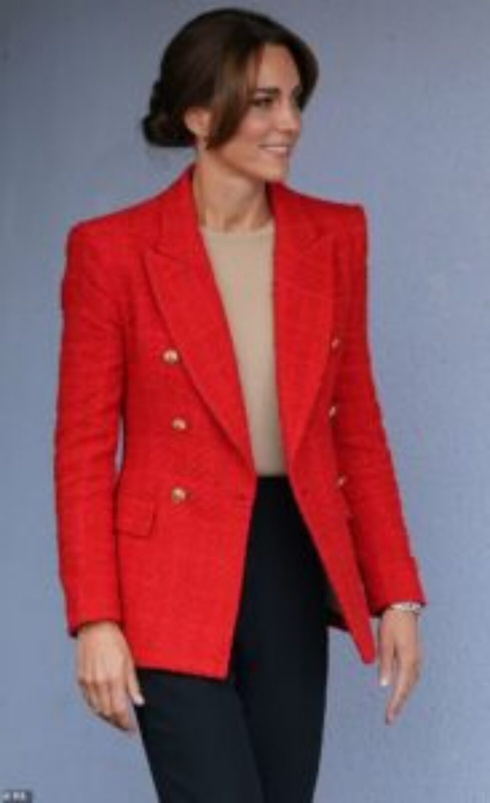 75889529-12565673-Kate_Middleton_41_showed_off_her_motherly_nature_as_she_joined_t-m-43_1695815358442