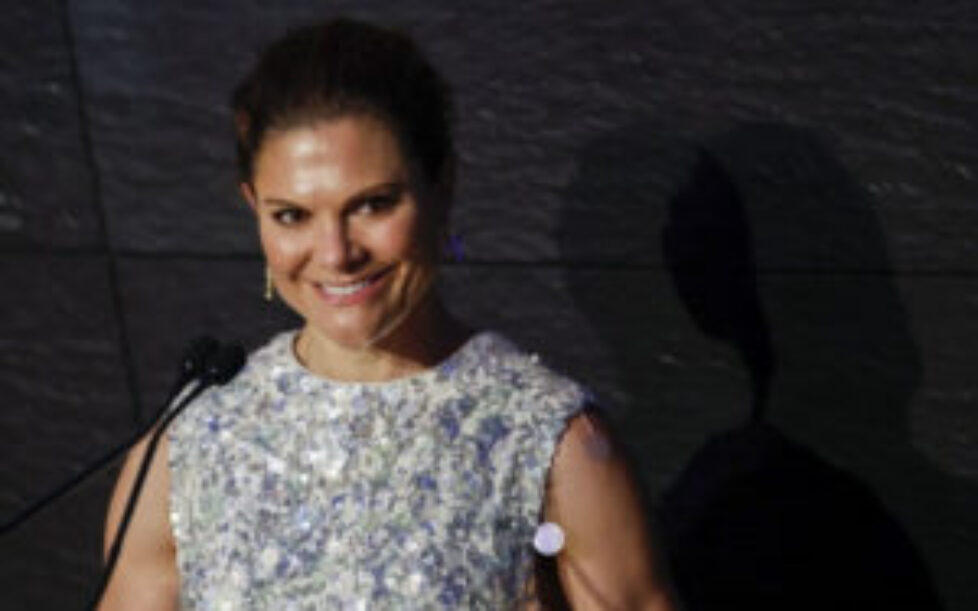 crown-princess-victoria-in-h&m-sequined-midi-dress-6