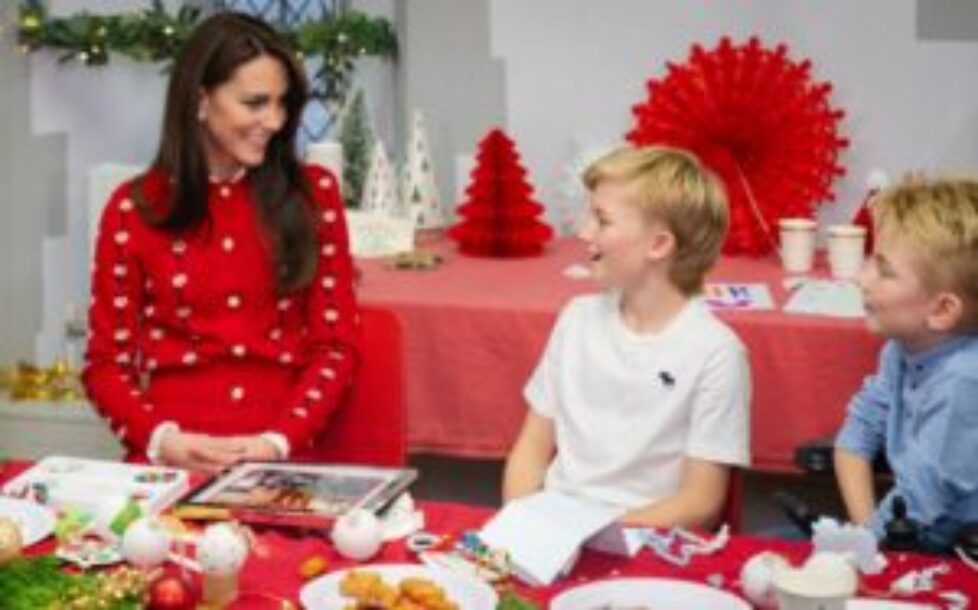 the-princess-of-wales-in-red-miu-miu-cardigan-3