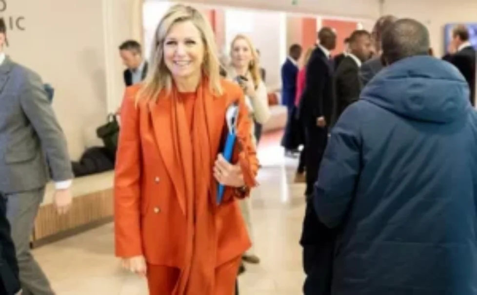 queen-maxima-in-joseph-jaden-orange-blazer-suit-2
