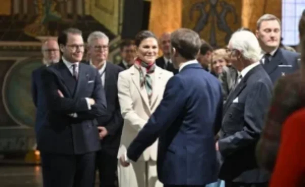 crown-princess-victoria-andiata-suit-5
