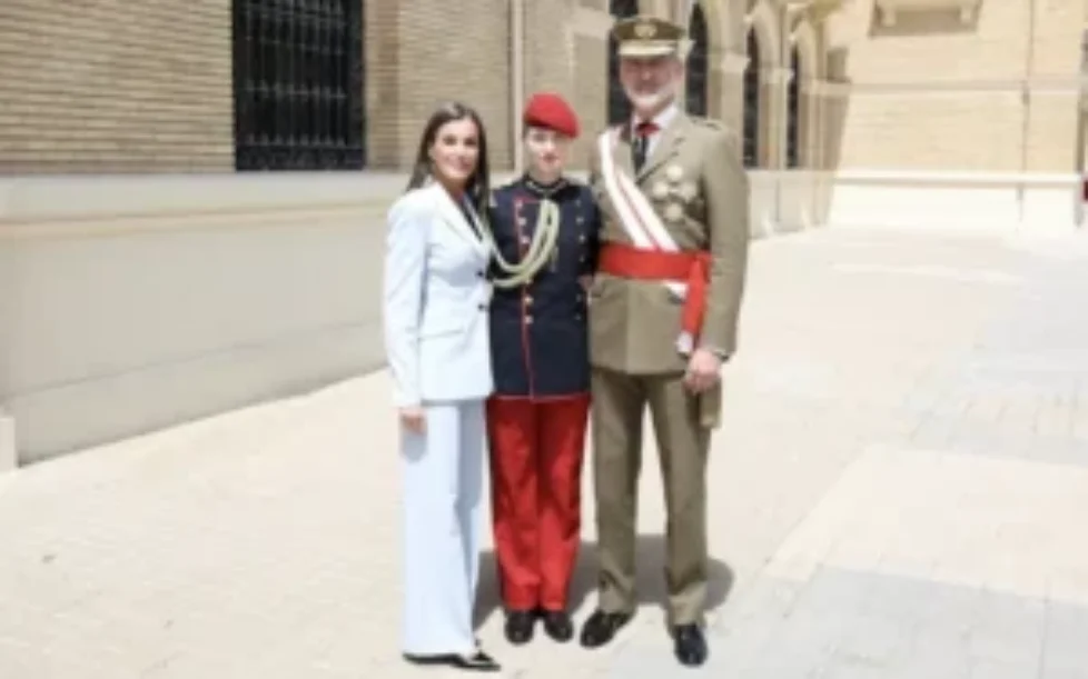 queen-letizia-letizia-hugo-boss-asmalla-blazer-suit-8