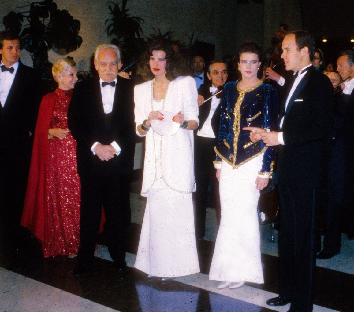 Archives : Bal de la Rose 1986 – Noblesse & Royautés