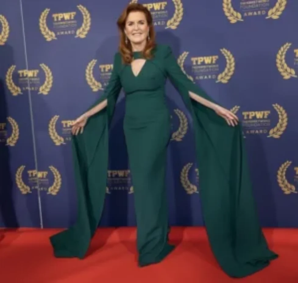 sarah-ferguson-safiyaa-sariata-green-gown-5