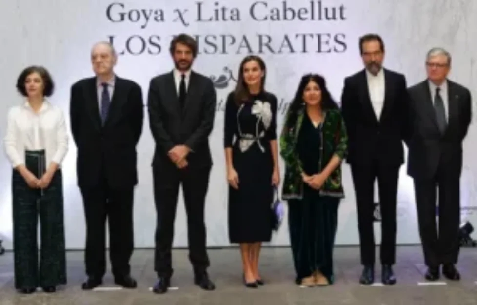 queen-letizia-galcon-studio-knit-navy-dress-4