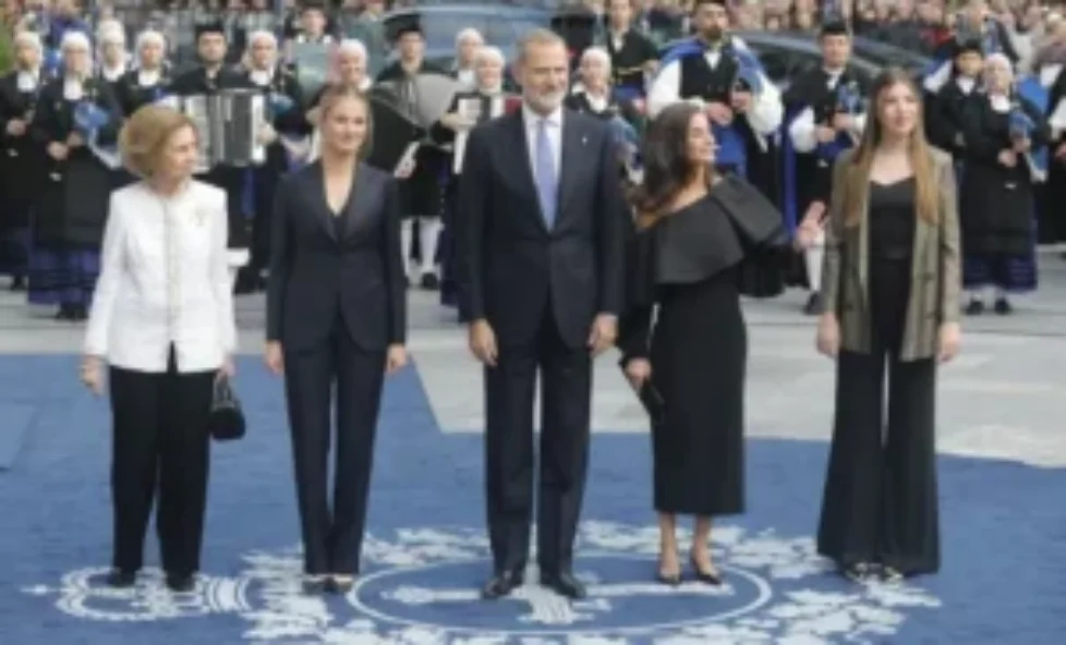 queen-letizia-princess-leonor-infanta-sofia-6