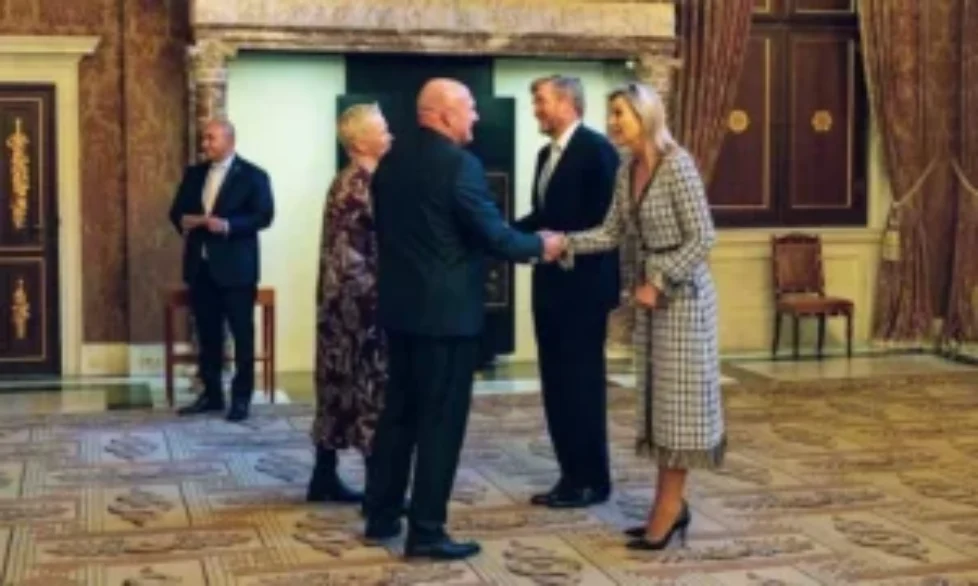 queen-maxima-oscar-de-la-renta-tweed-dress-2