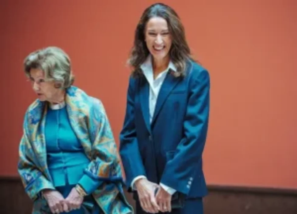queen-sonja-suzanne-Innes-stubb-3