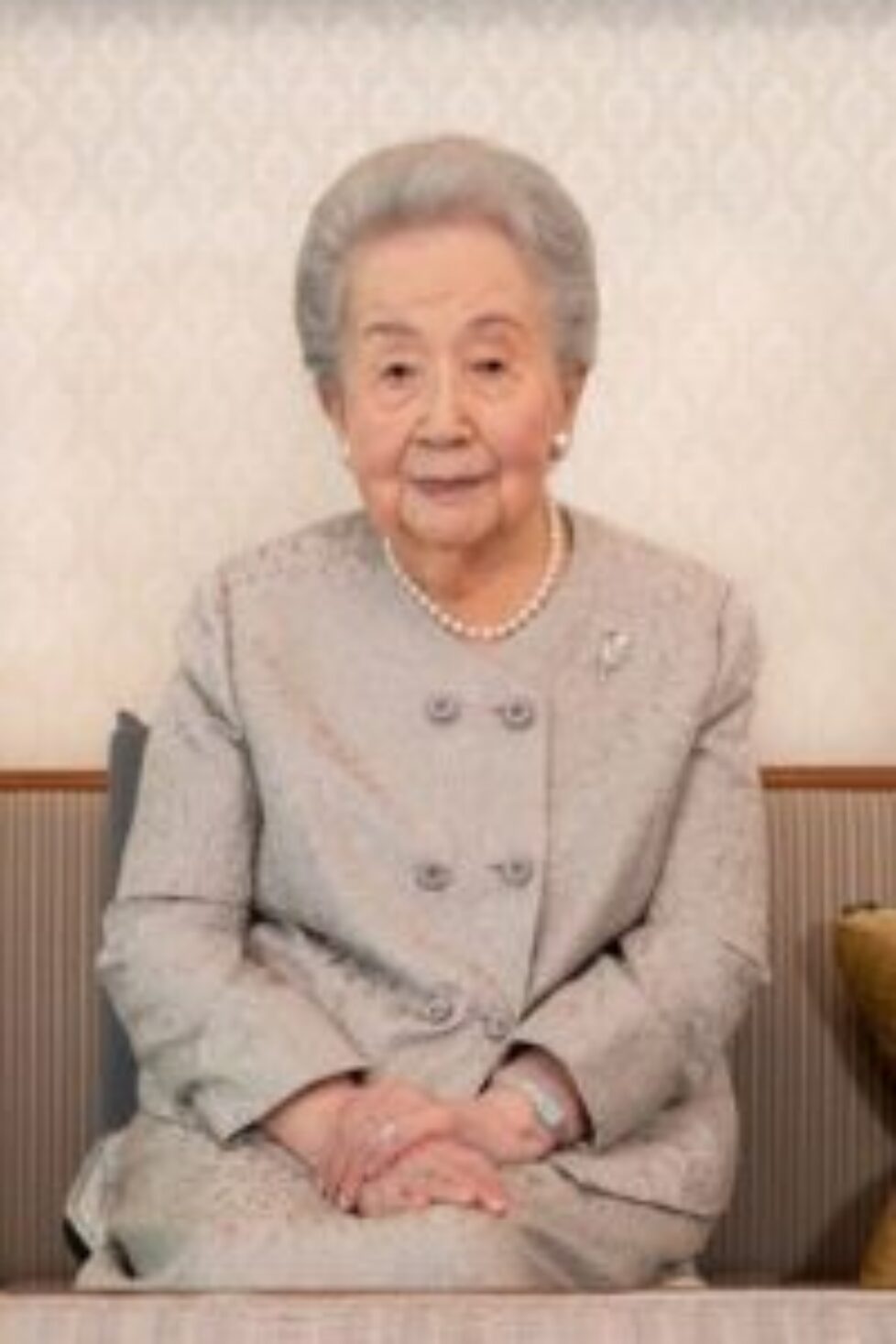 2605841