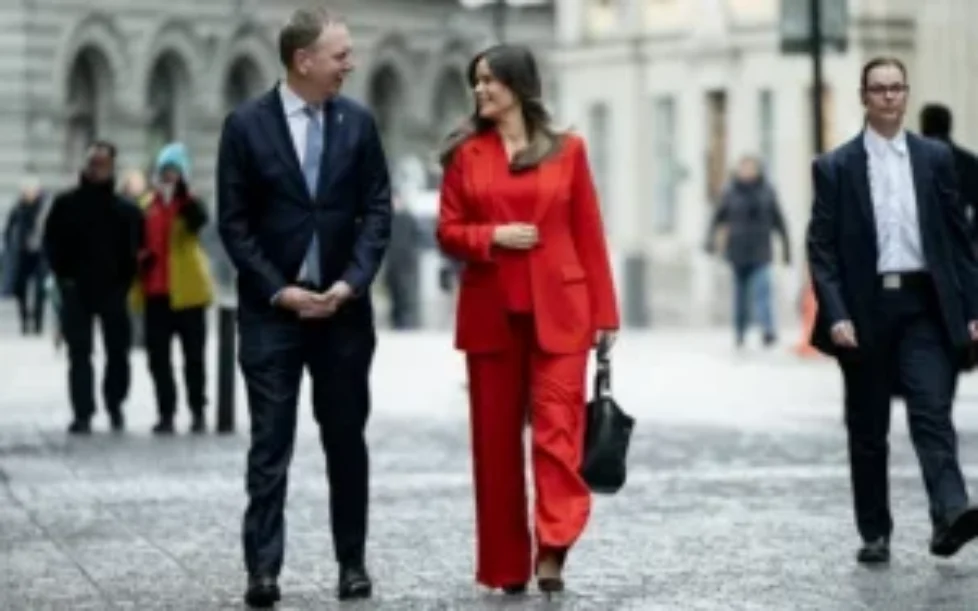 princess-sofia red-blazer-suit-2