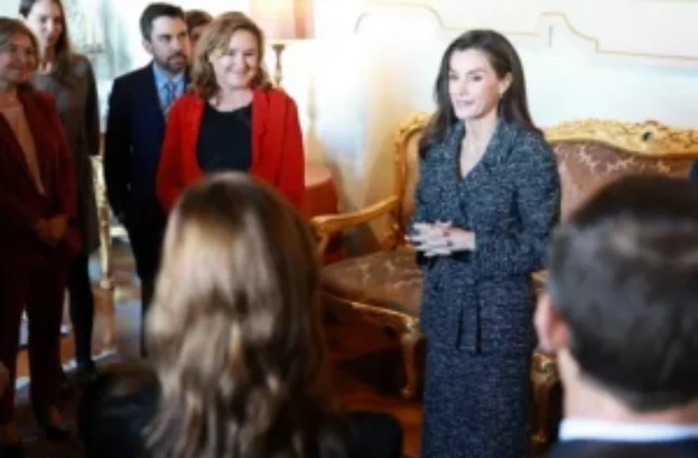queen-letizia-alberta-ferretti-3