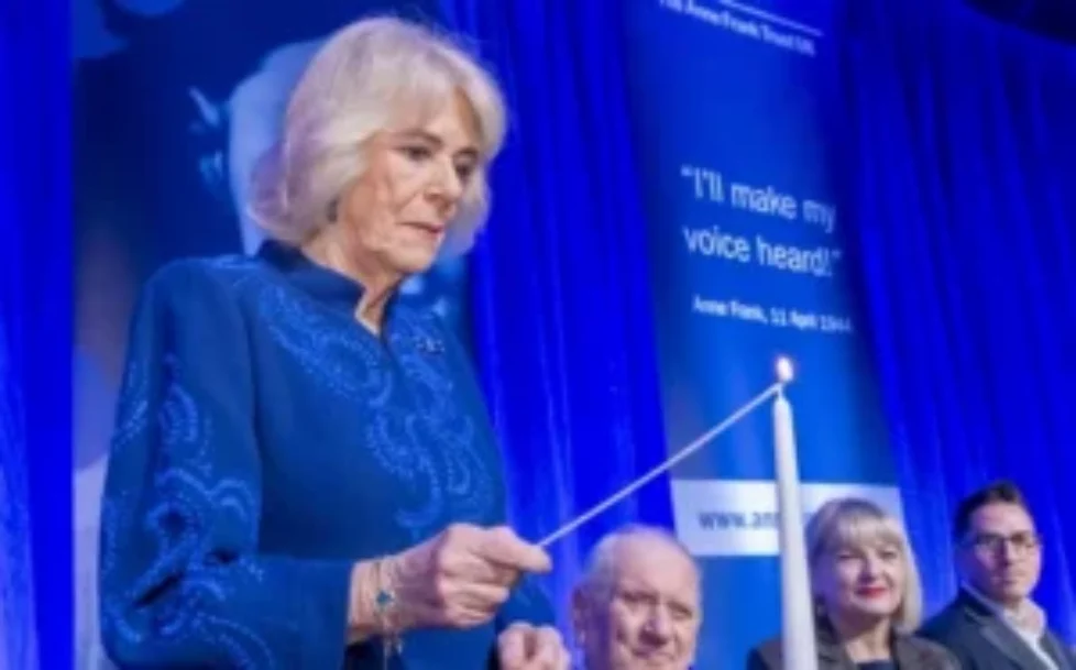 queen-camilla-blue-dress-1