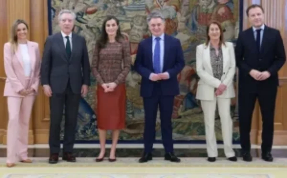 queen-letizia-hugo-boss-skirt-3