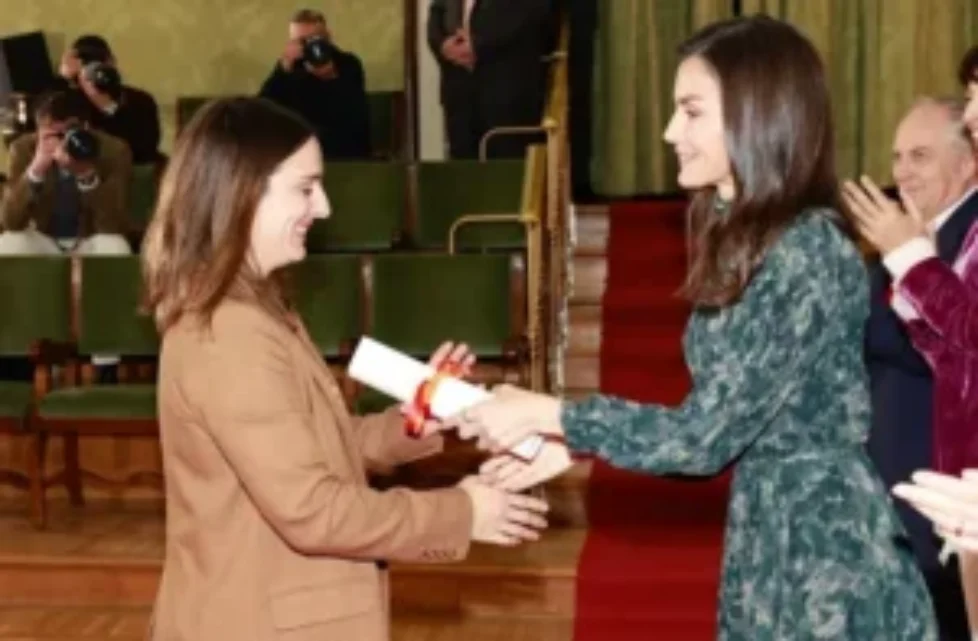 queen-letizia-other-stories-dress-6