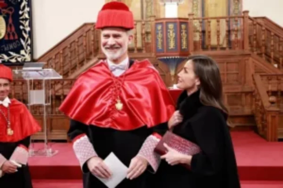 queen-letizia-the-2nd-skin-co-dress-7