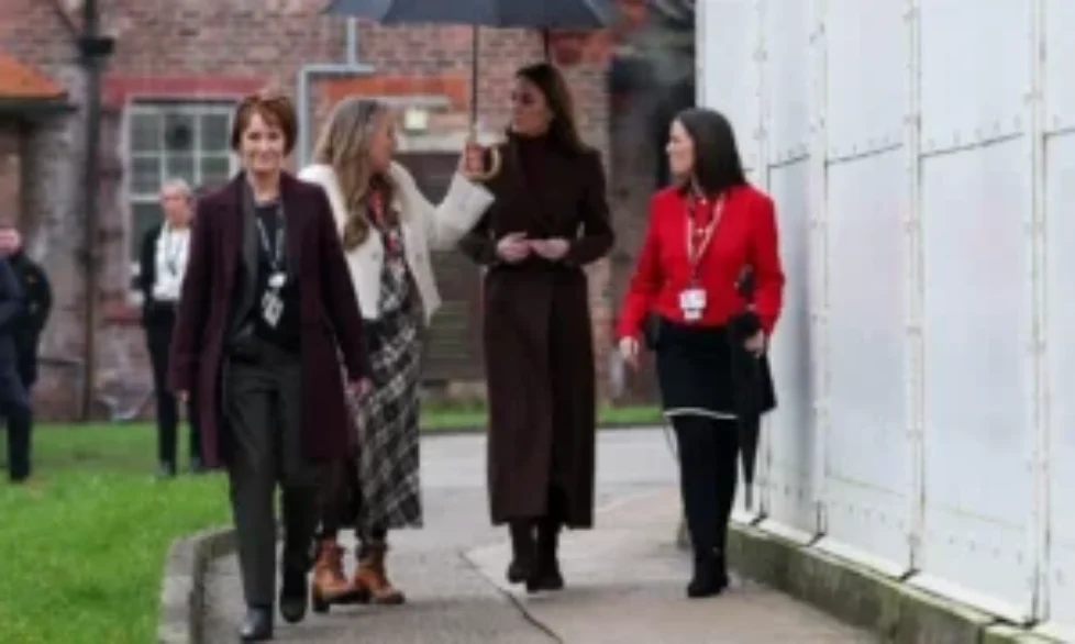 the-princess-of-wales-blaze-milano-burgundy-tartan-coat-1
