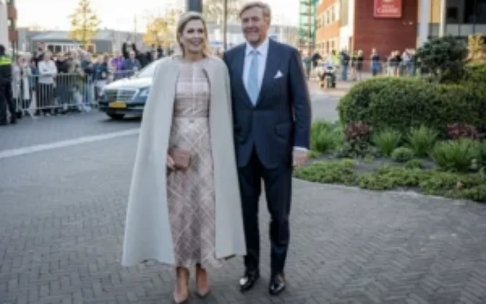 queen-maxima-natan-cape-dress-2