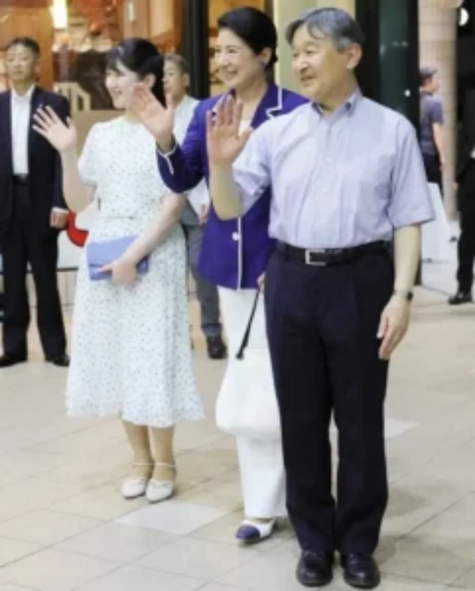 Empress-Masako-Princess-Aiko-holiday-5