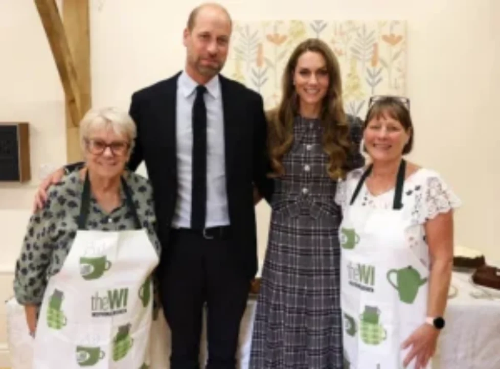 Princess-of-Wales-Alessandra-Rich-tartan-patterned-dress-4
