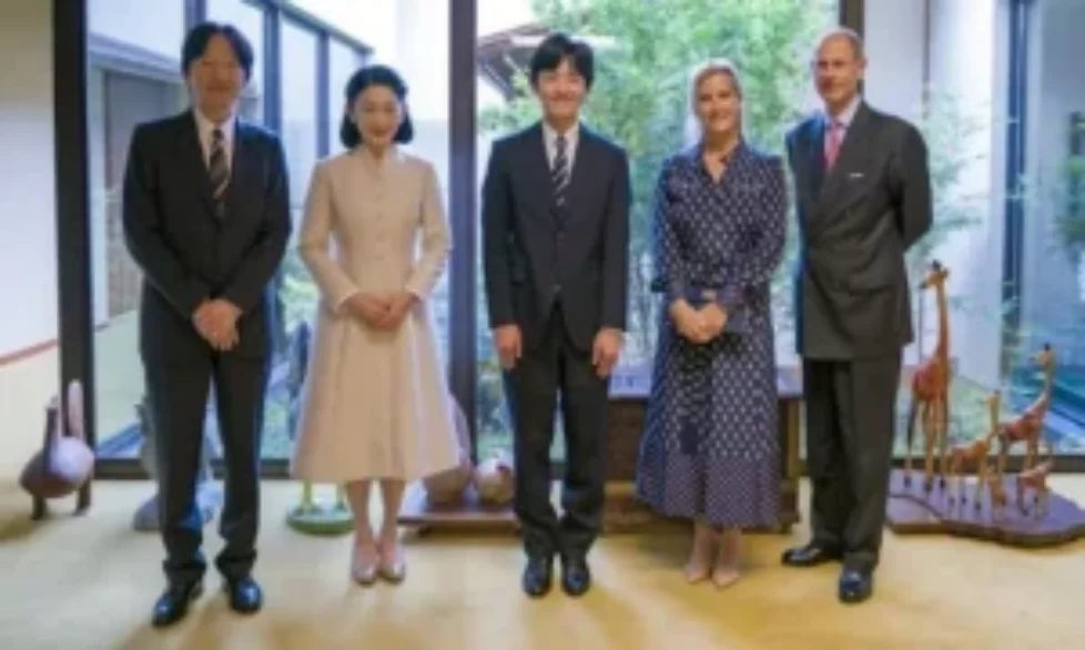duchess-of-edinburgh-valentino-garavani-paisley-print-polka-dot-dress-2