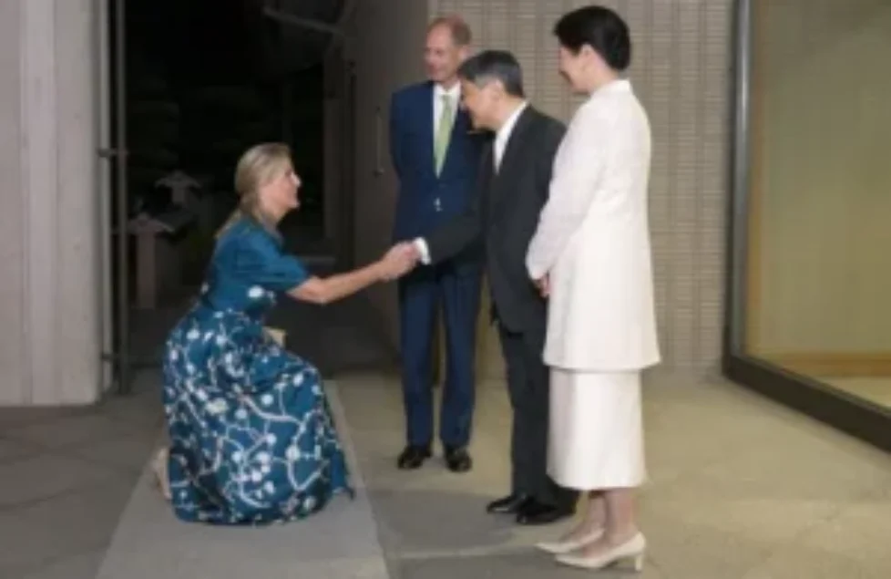 empress-masako-duchess-of-edinburgh-gabriela-hearst-maude-4